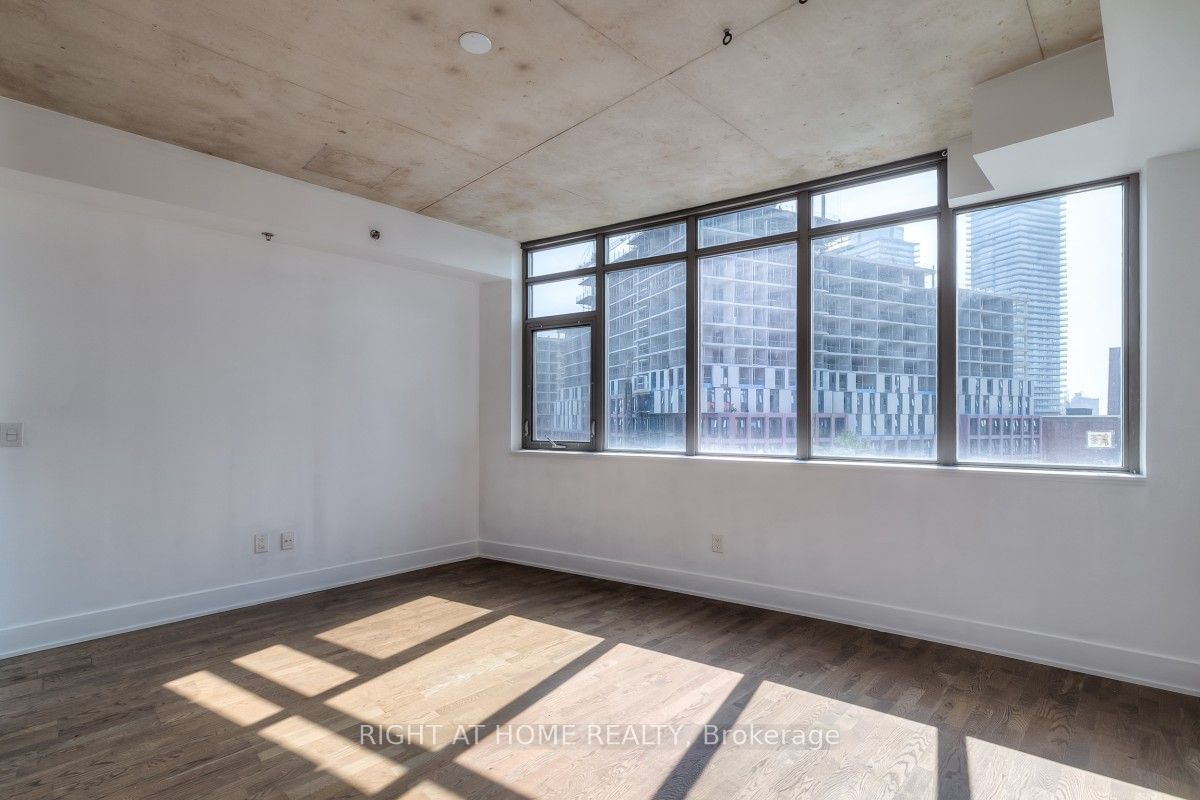 90 Trinity St, unit 408 for rent - image #7