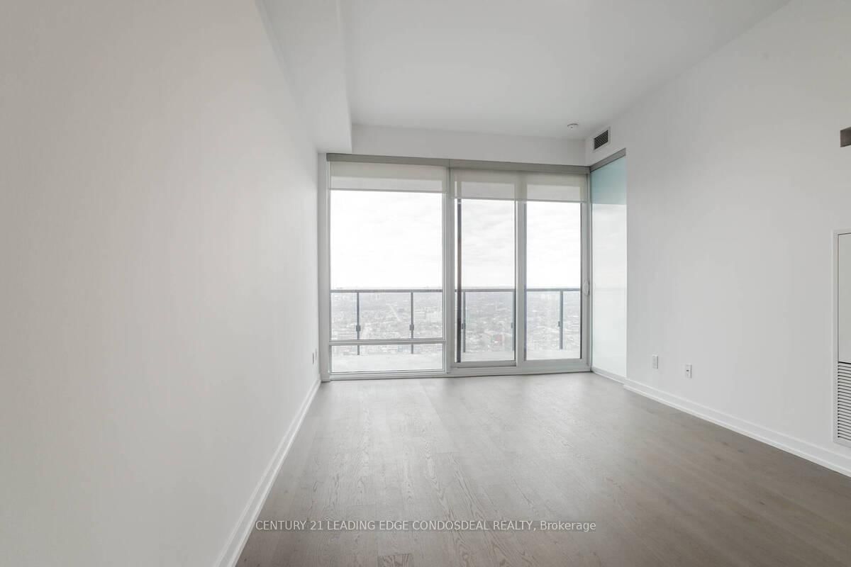 488 University Ave, unit 3512 for rent - image #6