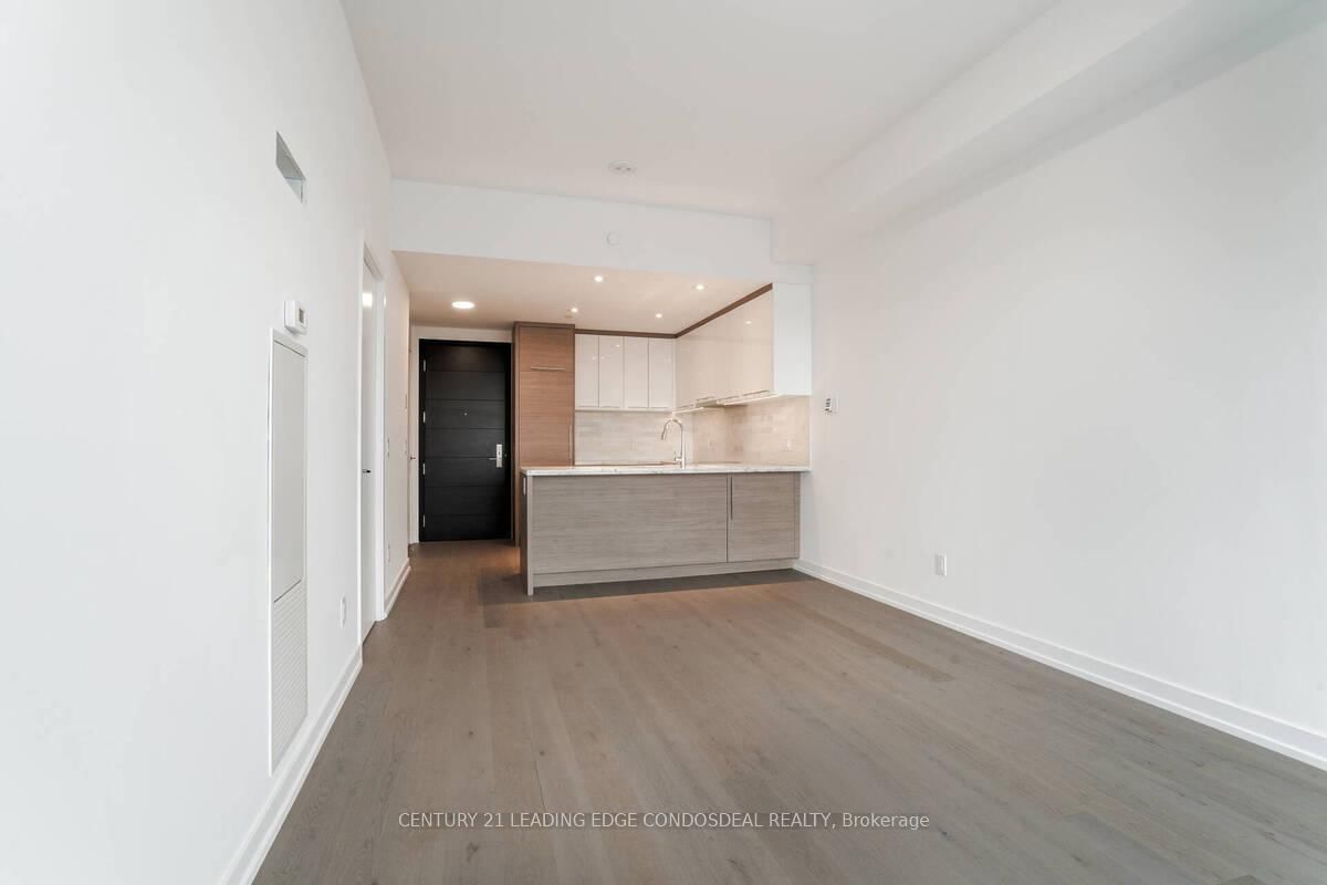 488 University Ave, unit 3512 for rent