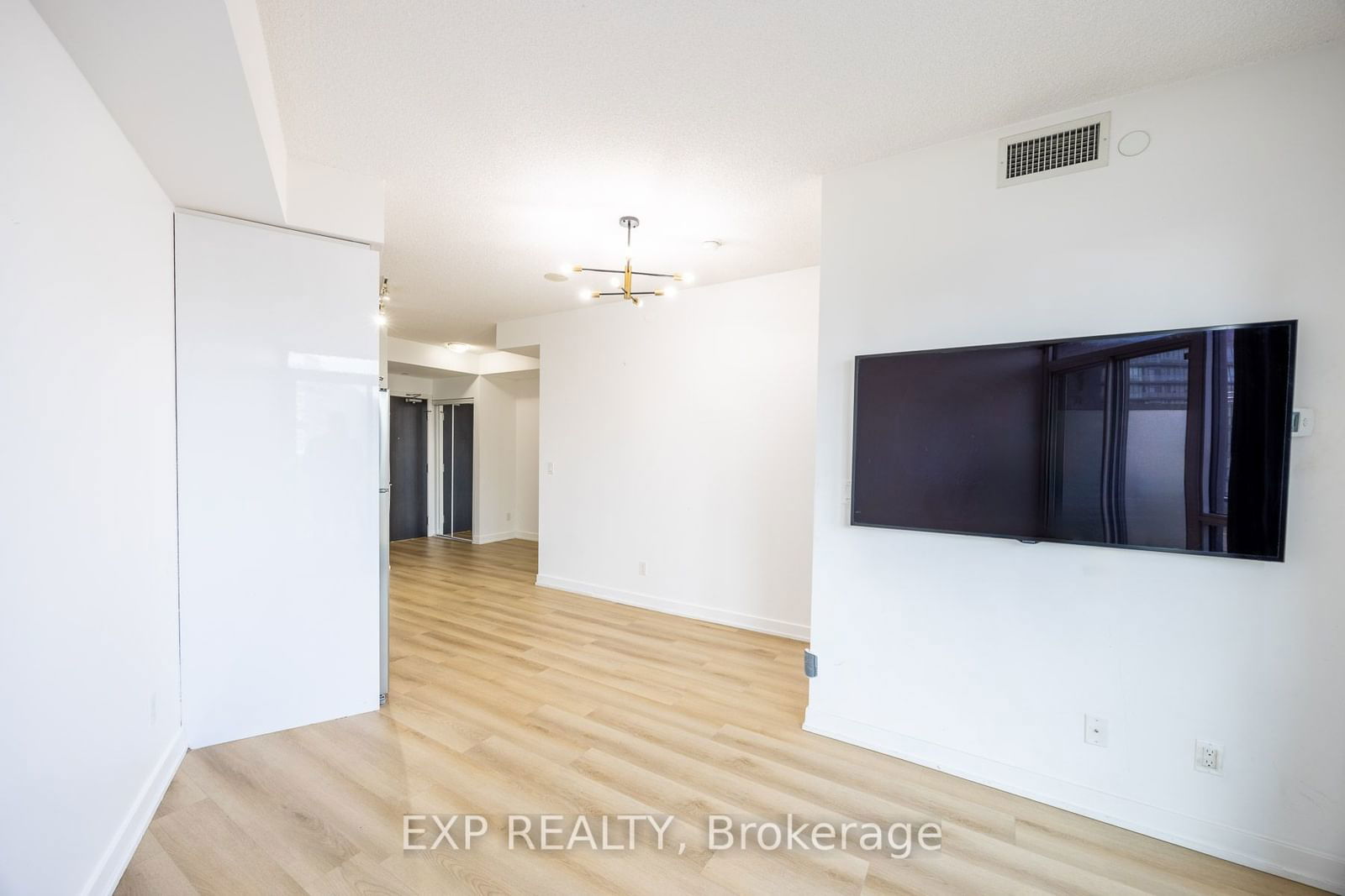 50 BRUYERES Mews, unit 902 for rent - image #10