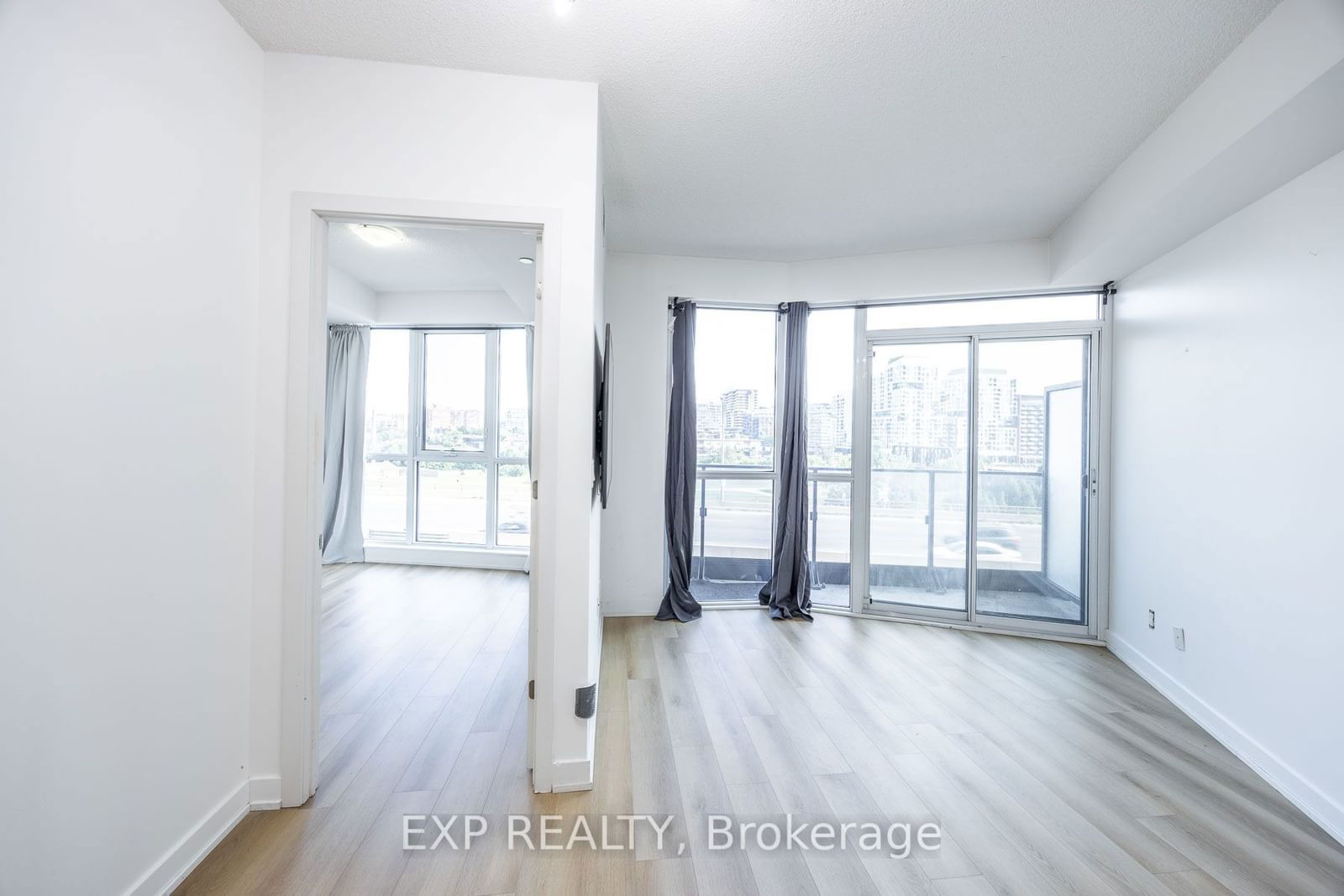 50 BRUYERES Mews, unit 902 for rent