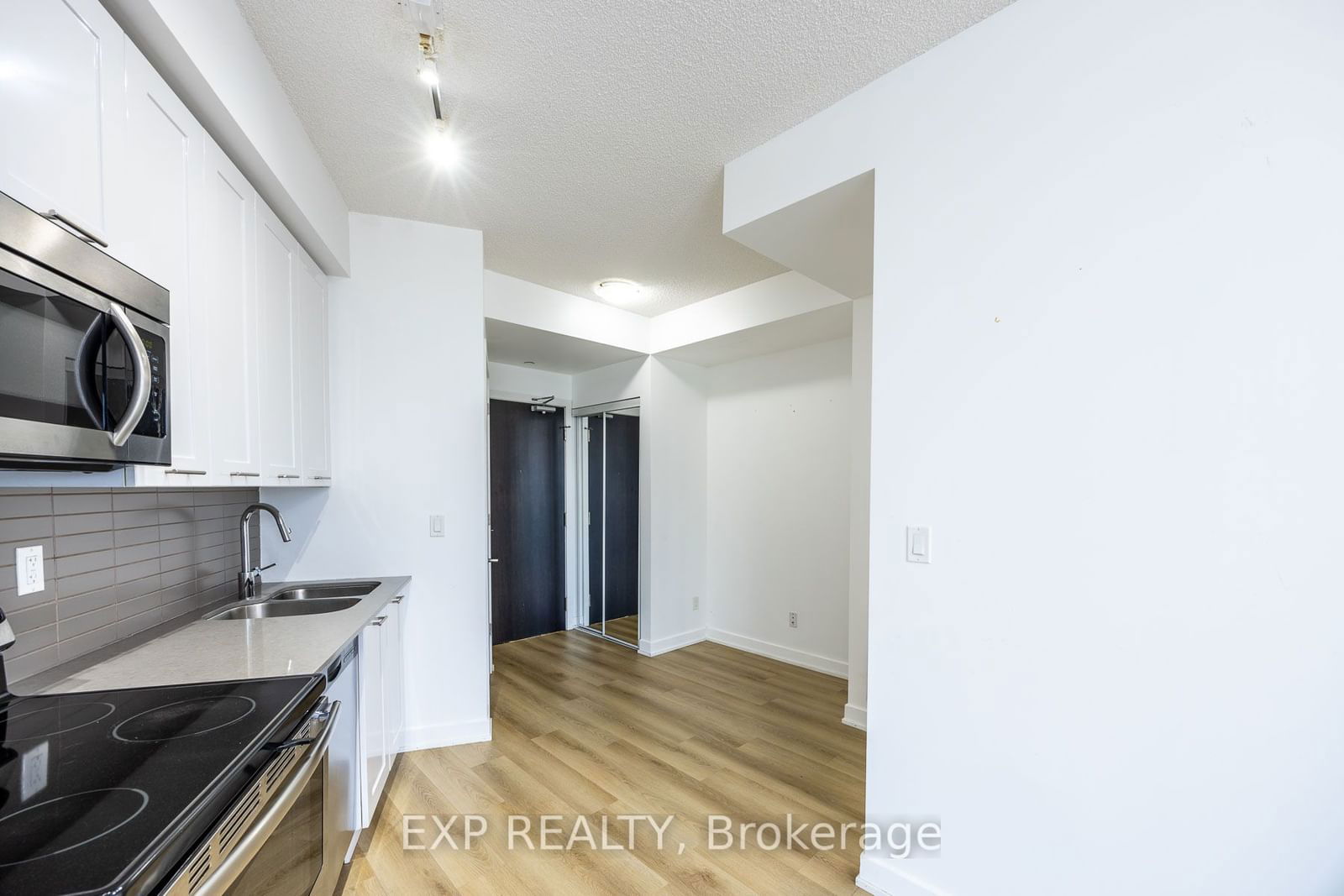 50 BRUYERES Mews, unit 902 for rent - image #20