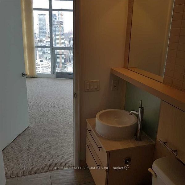 21 CARLTON St, unit 3703 for rent - image #8