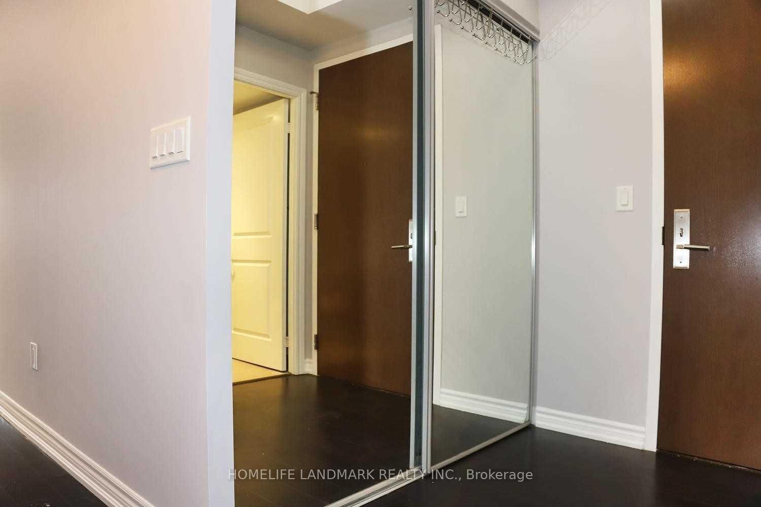 386 Yonge St St, unit 2520 for rent - image #33