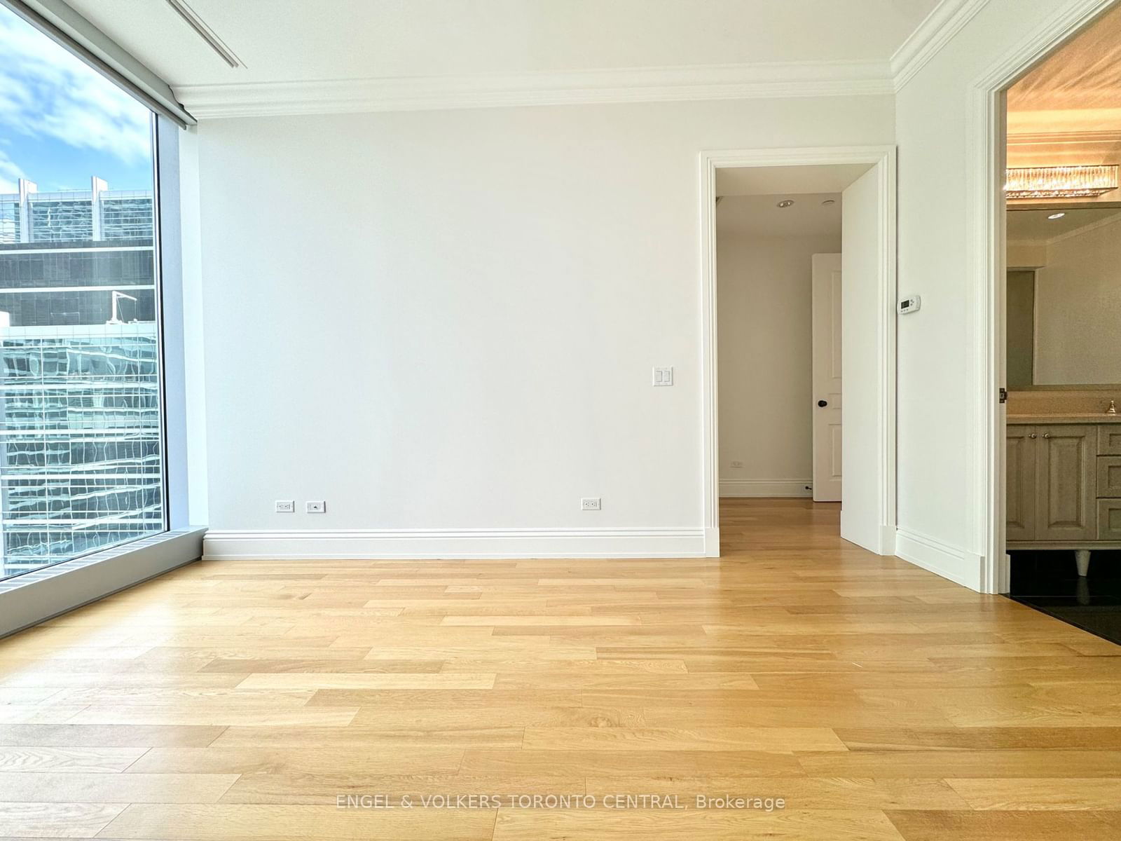 183 Wellington St W, unit 3404 for rent