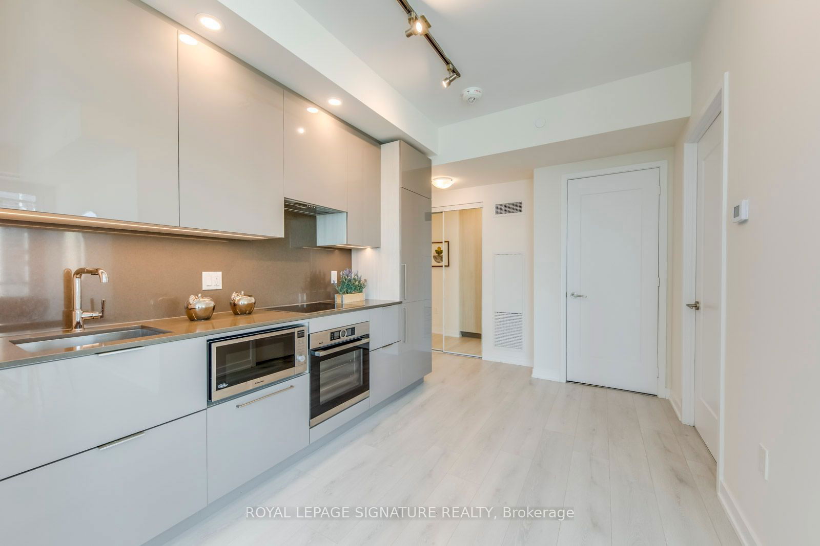 28 Freeland St, unit 1407 for sale - image #3