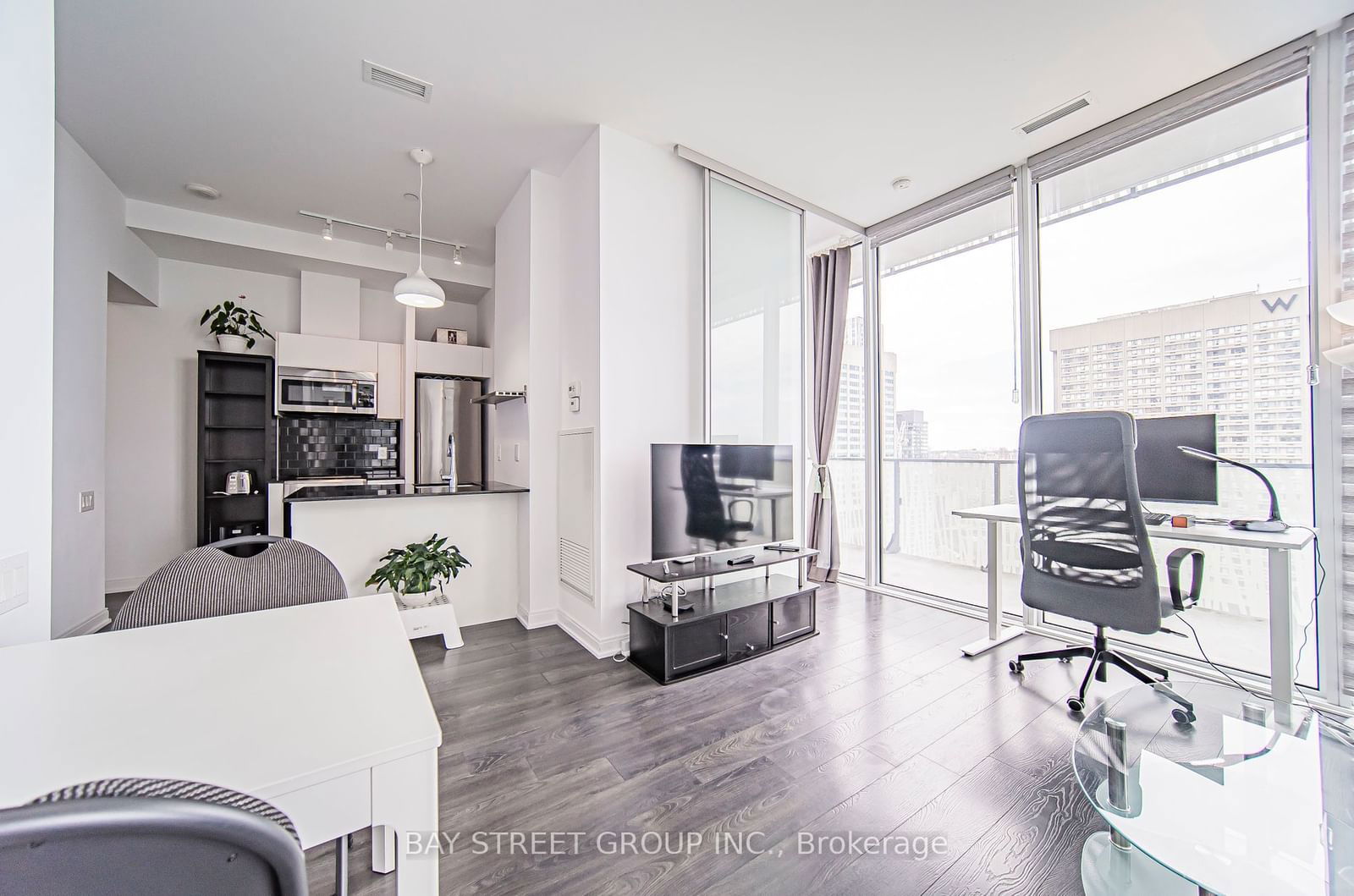 42 Charles St E, unit 2908 for sale