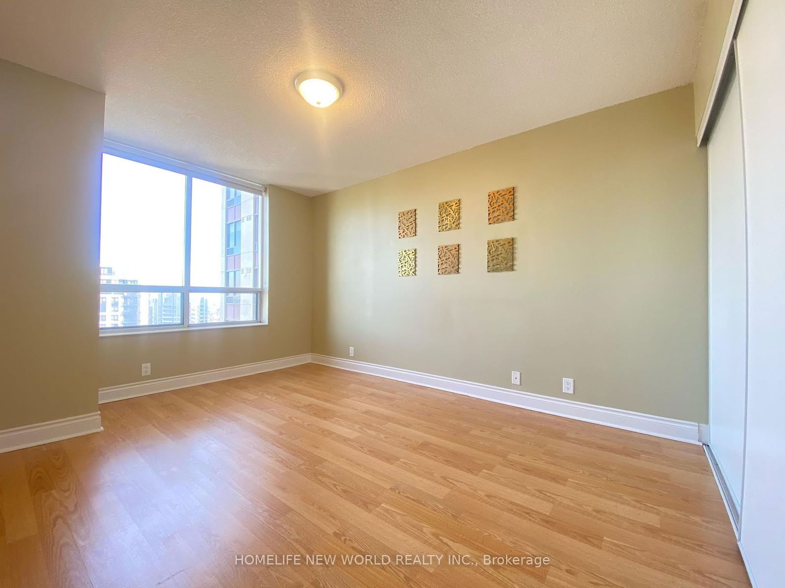 80 Harrison Garden Blvd, unit 1827 for sale - image #7