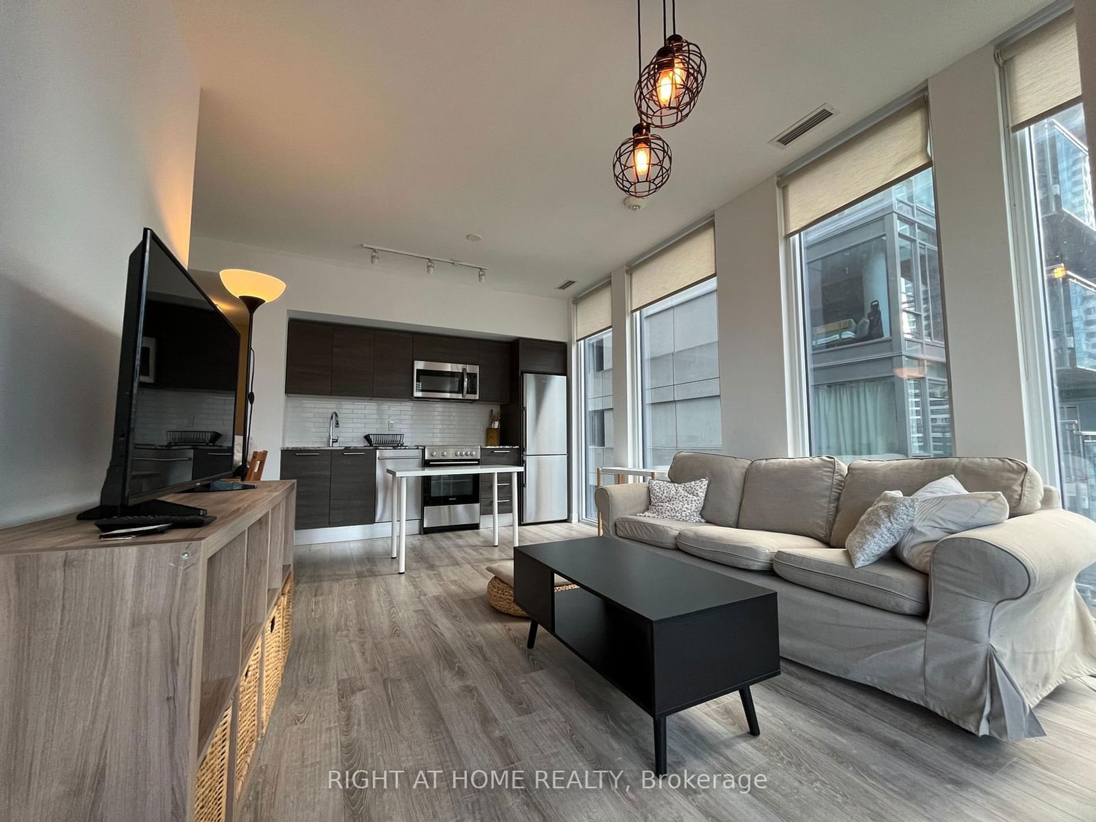 28 Wellesley St E, unit 1709 for rent - image #15