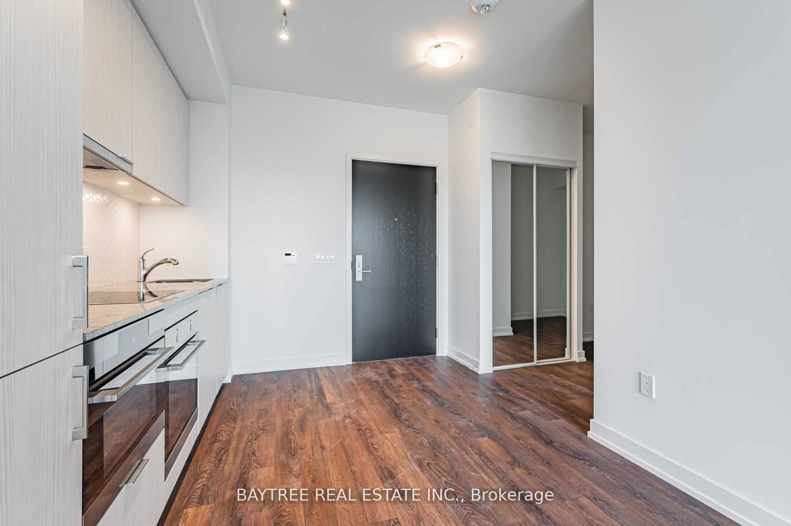 158 Front St E, unit 521 for sale - image #8