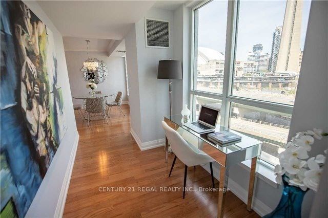 228 Queens Quay W, unit 816 for rent - image #4