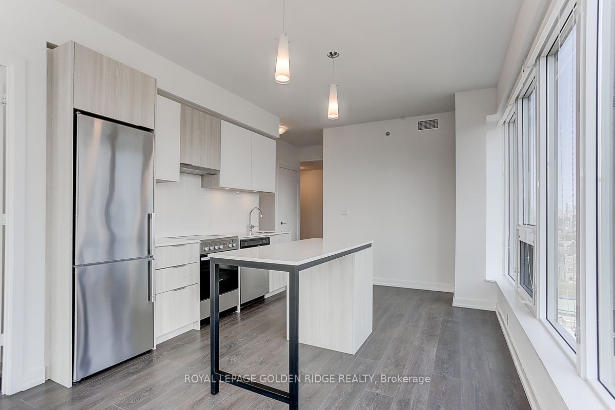 203 College St, unit 2708 for rent - image #10