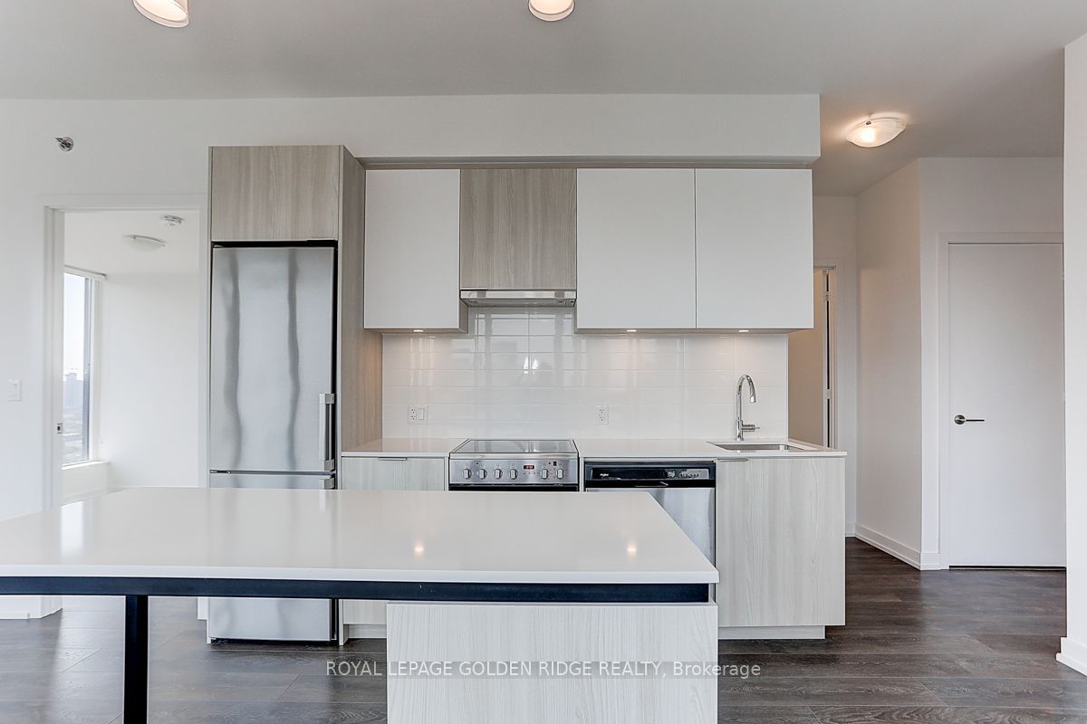 203 College St, unit 2708 for rent - image #9