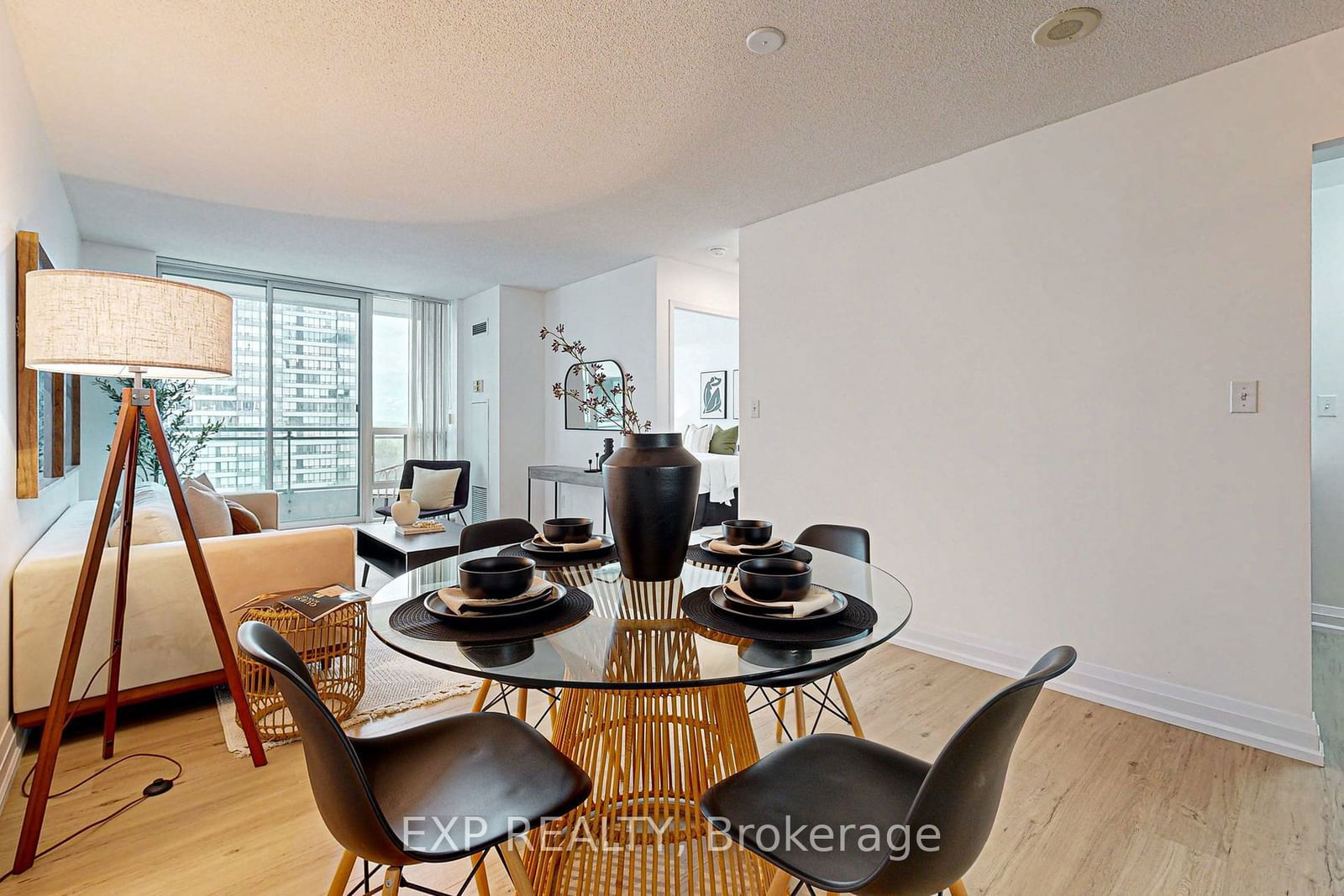 3 Pemberton Ave, unit 805 for sale - image #12