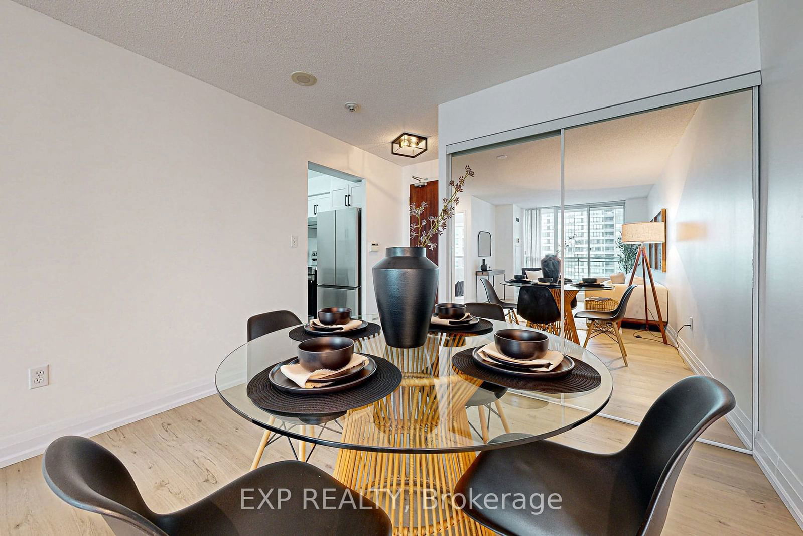 3 Pemberton Ave, unit 805 for sale - image #13