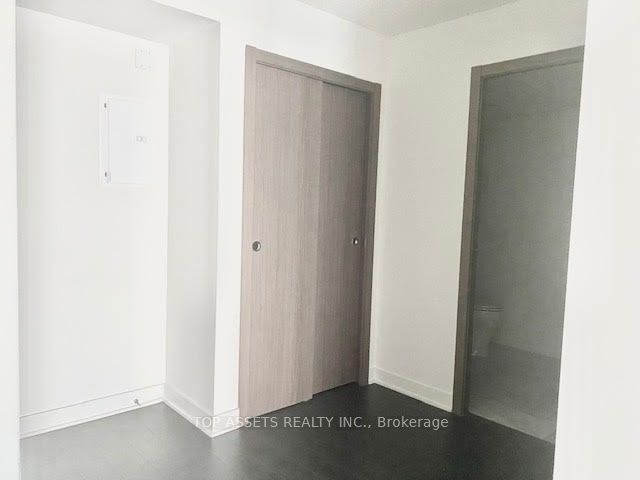 17 Bathurst St, unit 2305 for rent - image #5