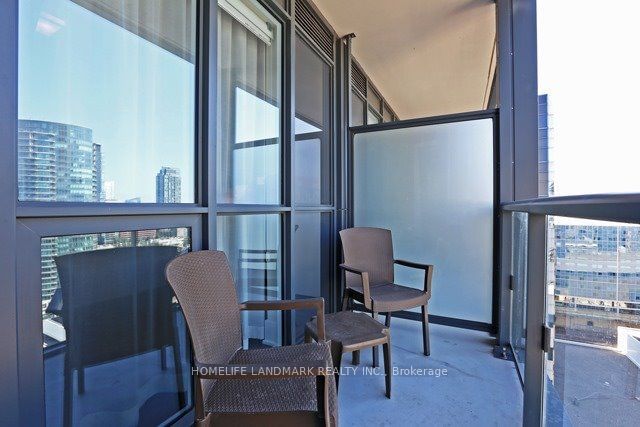 300 Front St W, unit 1813 for sale - image #11