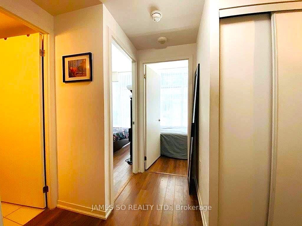 36 Lisgar St, unit 811E for rent