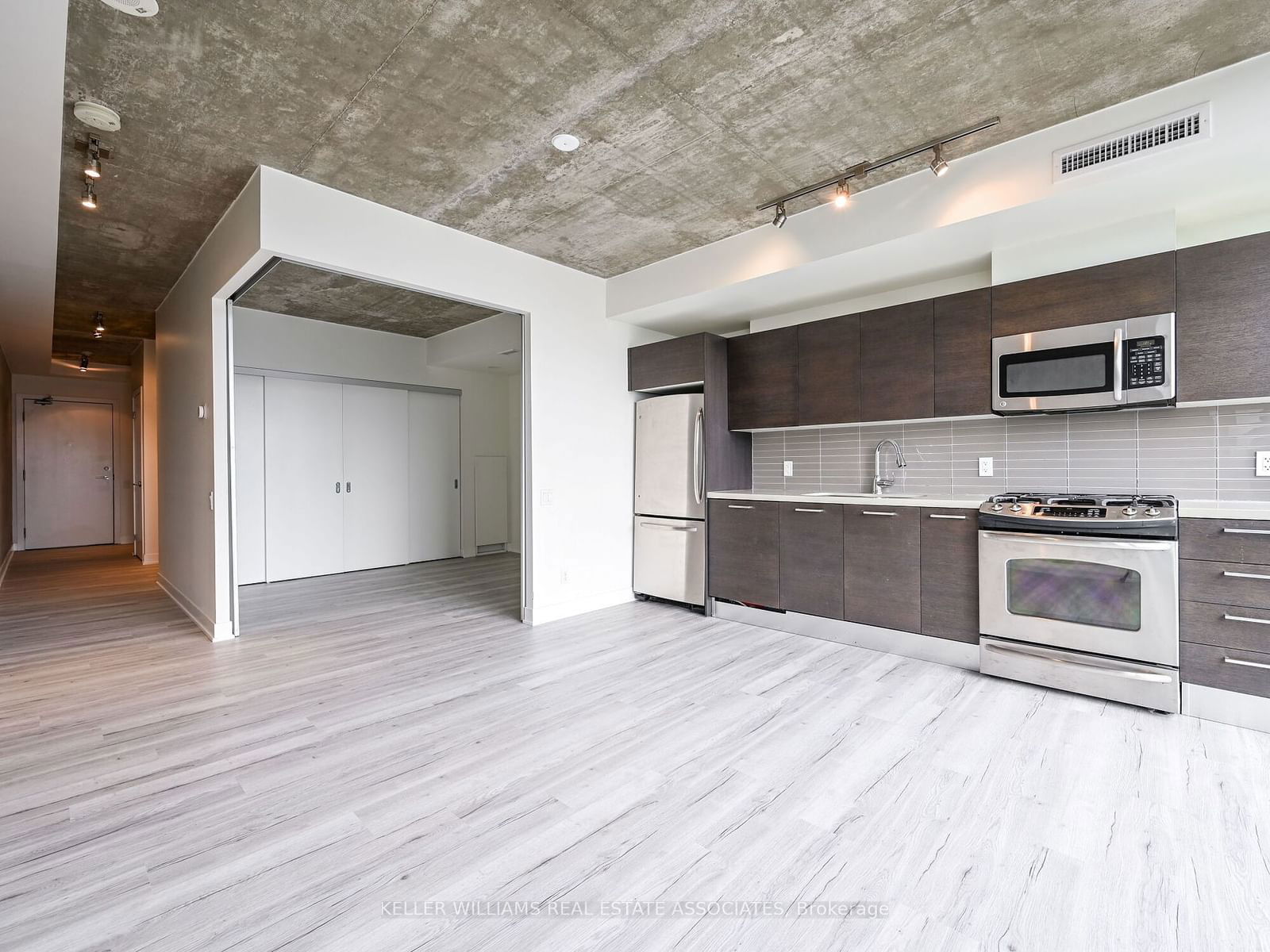 318 King St E, unit 1401 for rent - image #4