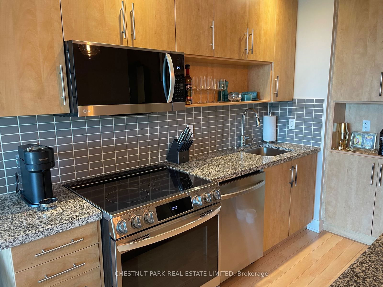 120 Homewood Ave, unit 408 for rent - image #8