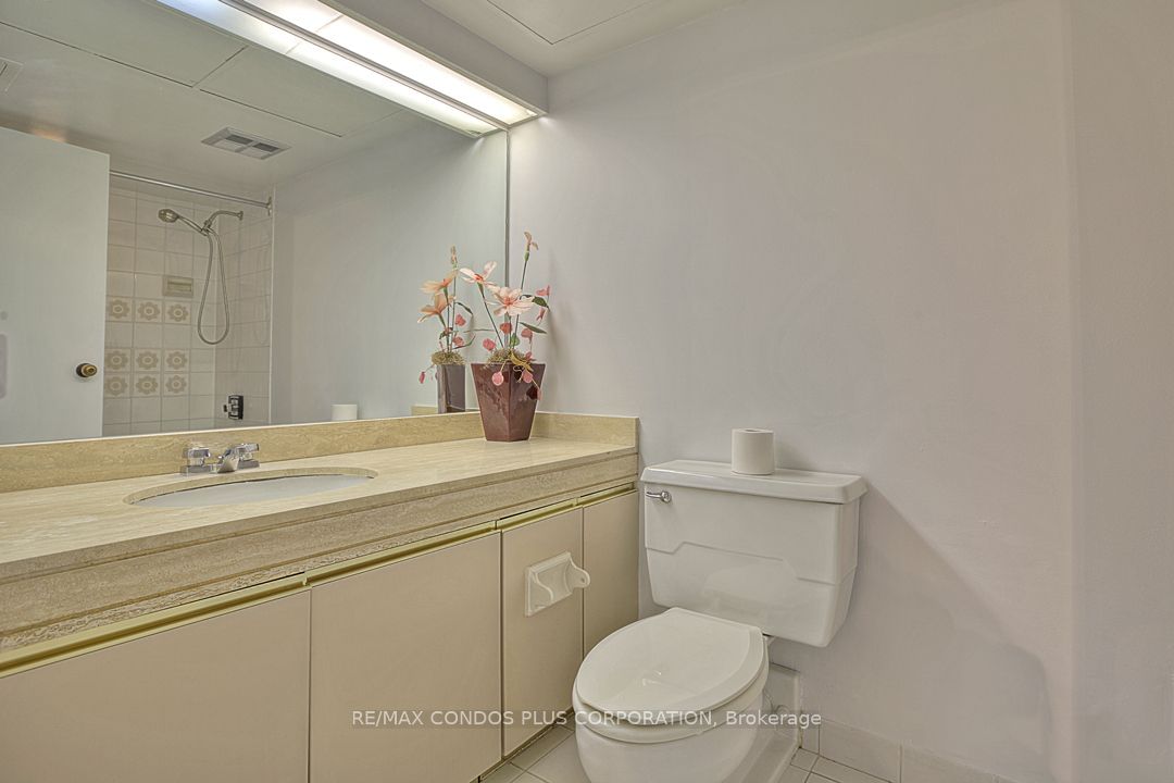 55 Harbour Sq, unit 2913 for rent - image #14