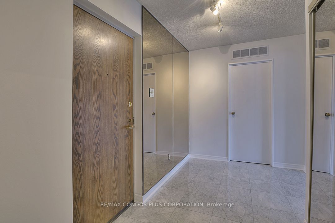 55 Harbour Sq, unit 2913 for rent - image #20