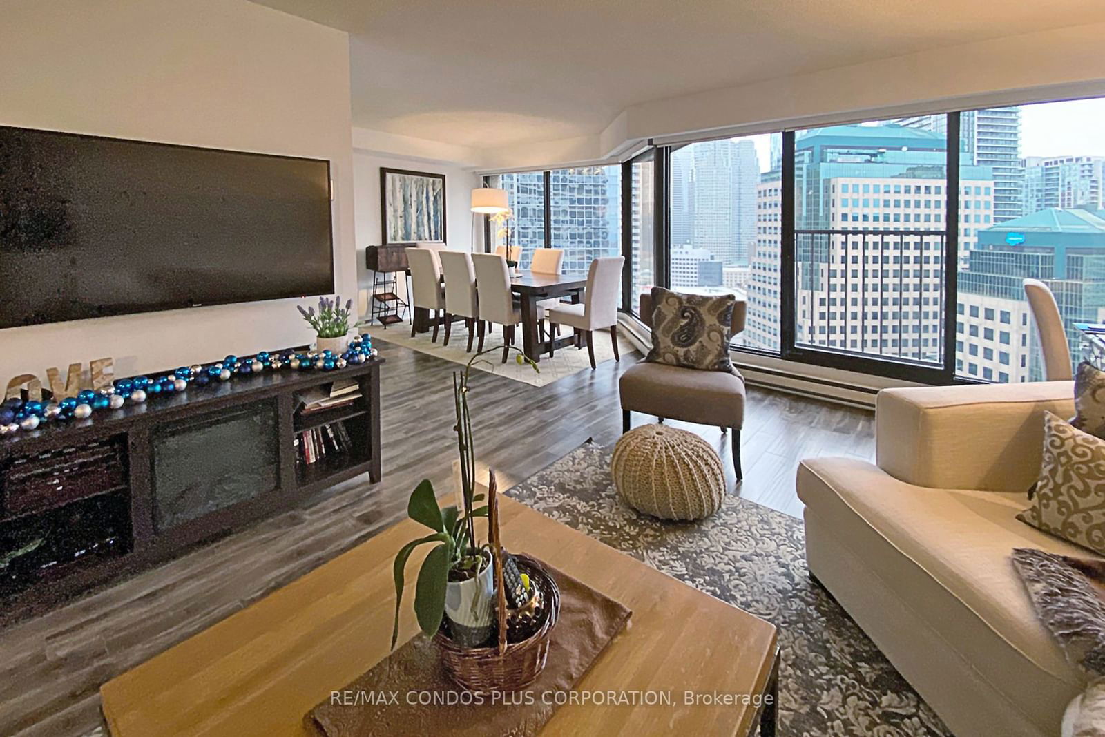 55 Harbour Sq, unit 2913 for rent - image #3