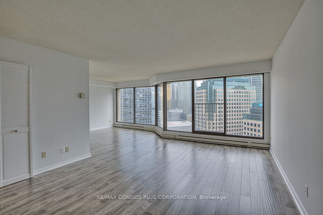 55 Harbour Sq, unit 2913 for rent - image #5