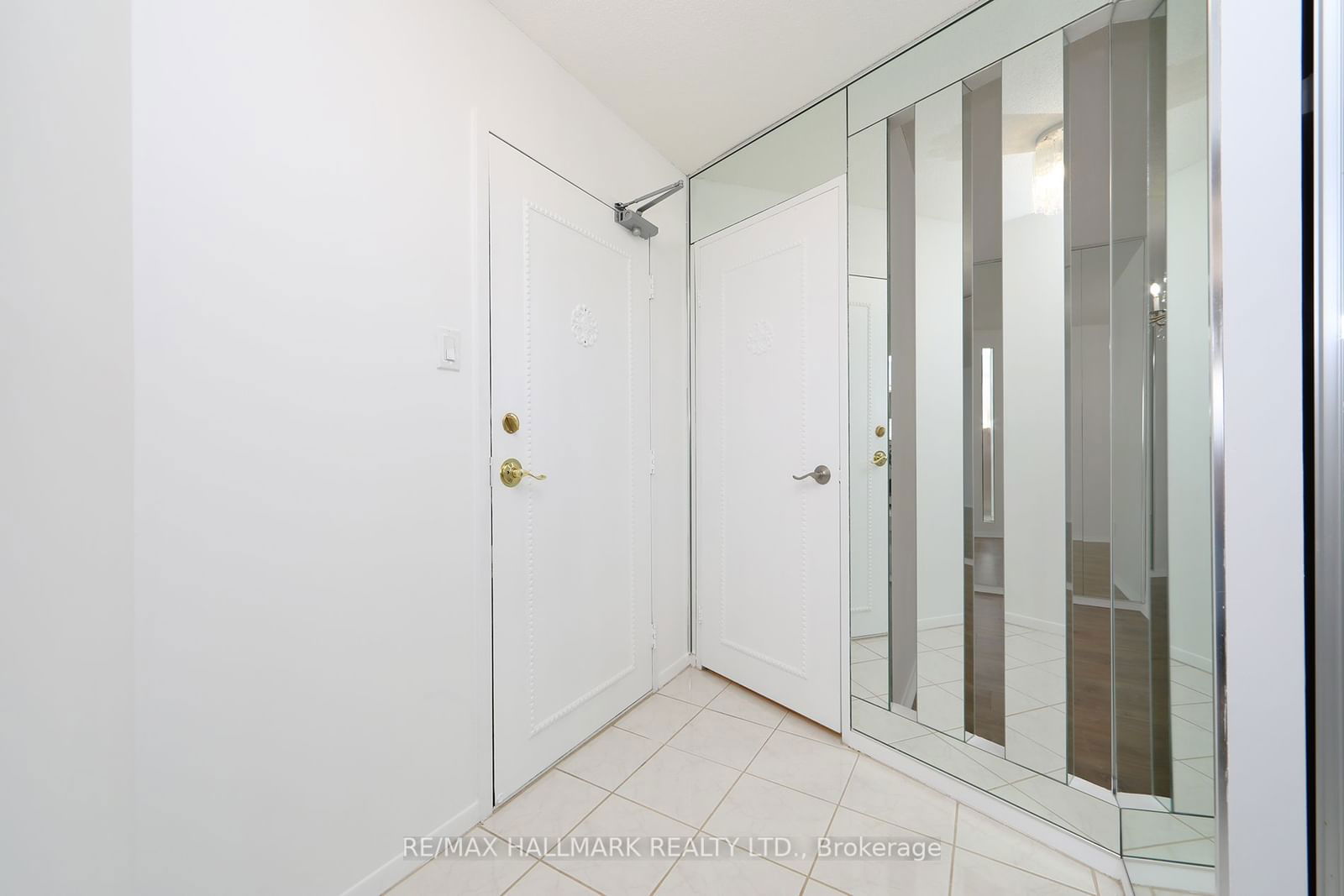 3303 Don Mills Rd, unit 2102 for sale