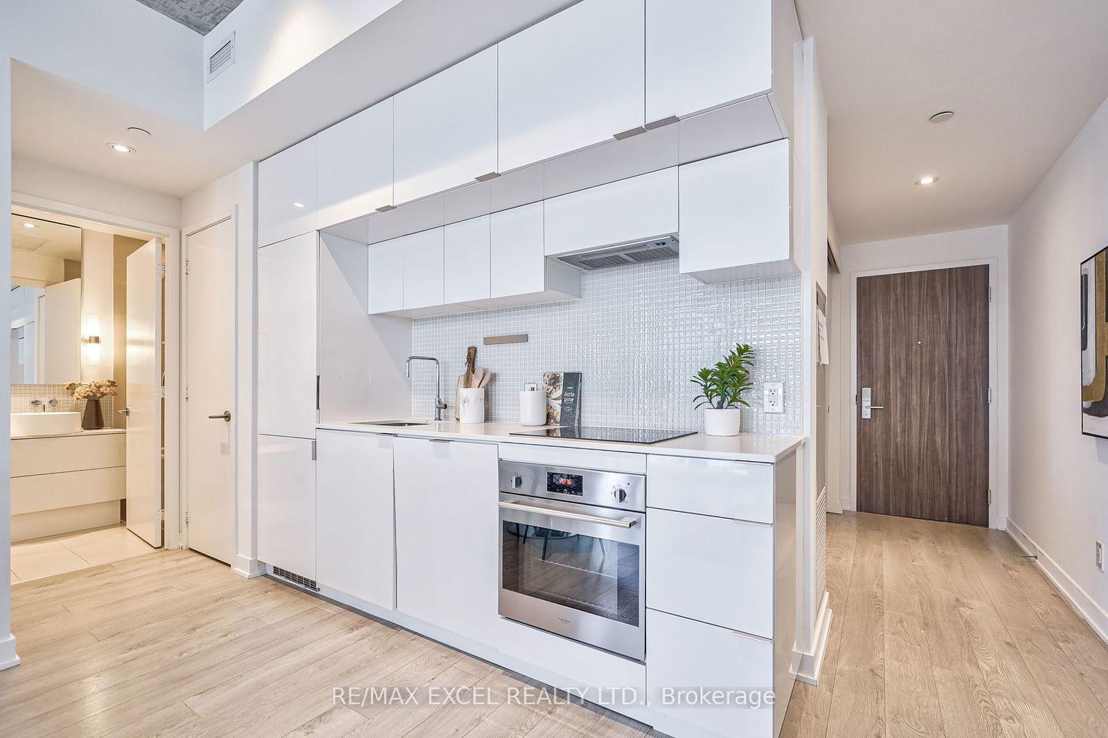 185 Roehampton Ave, unit 801 for sale - image #10