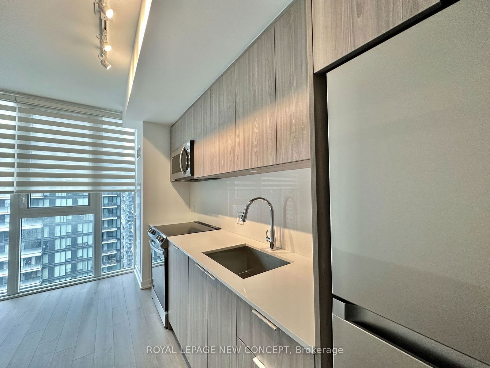 357 King St W, unit 2907 for rent - image #11