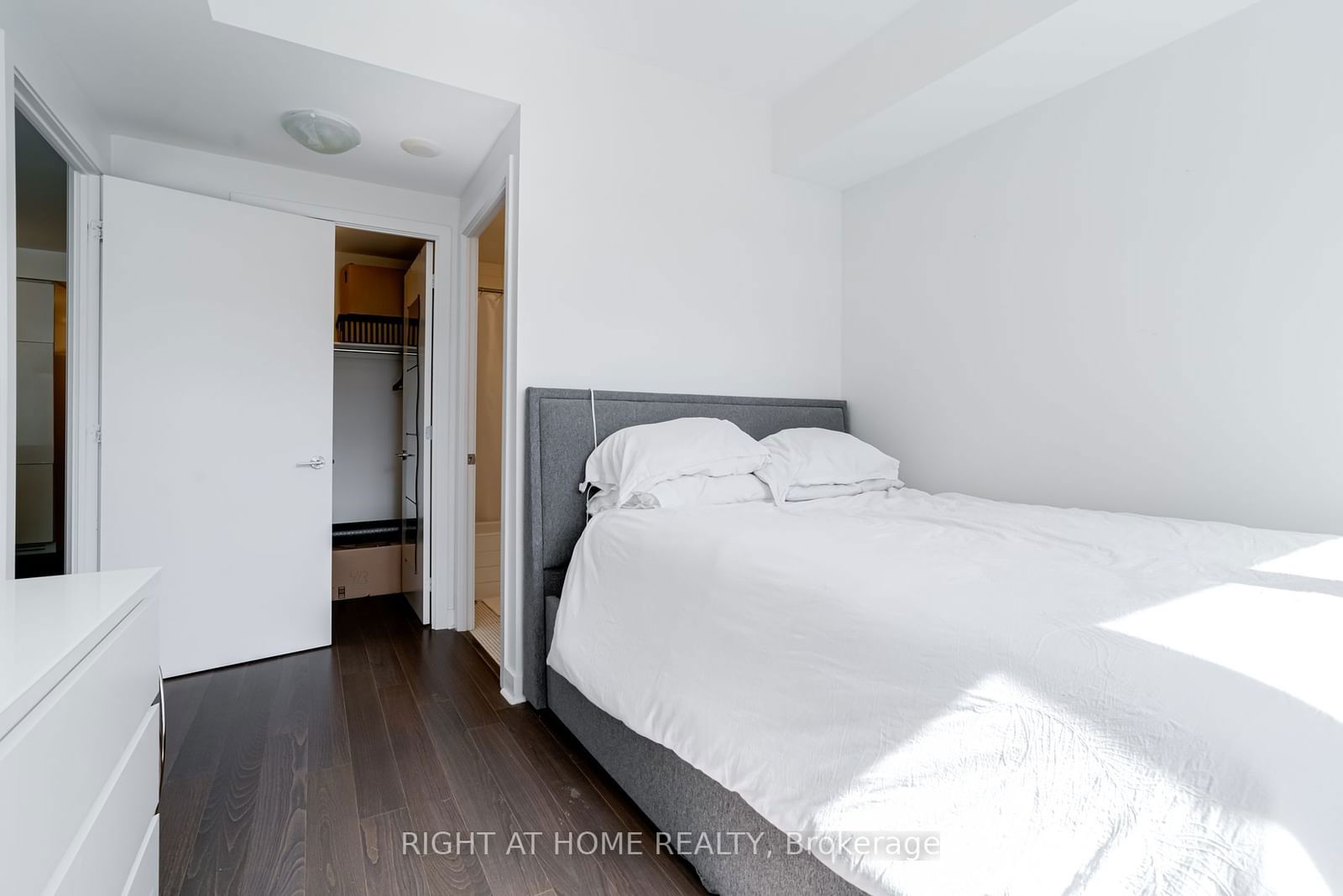 156 Portland St, unit 413 for sale - image #11