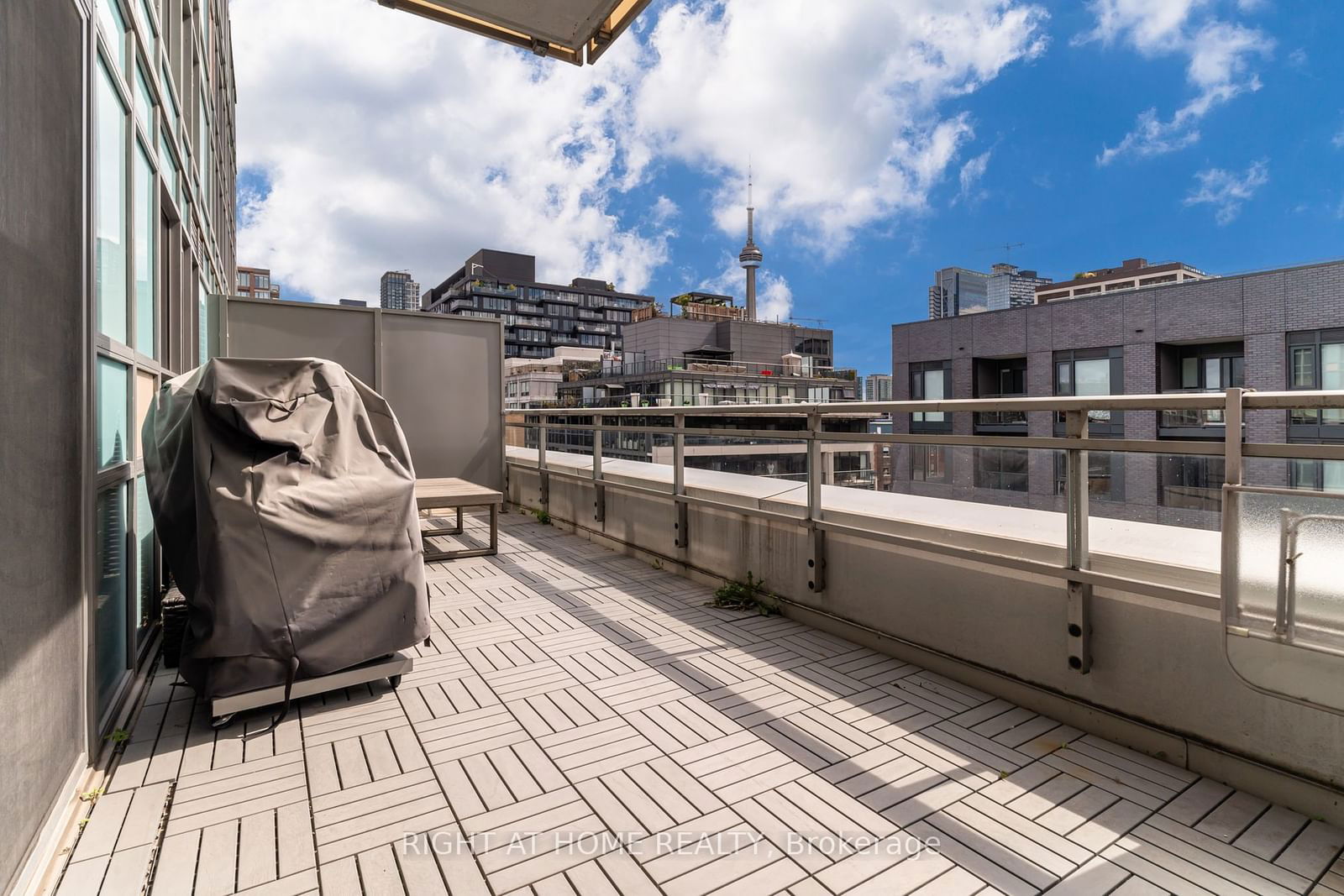 156 Portland St, unit 413 for sale - image #18