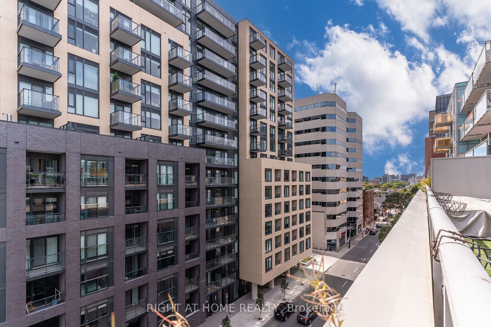 156 Portland St, unit 413 for sale - image #20