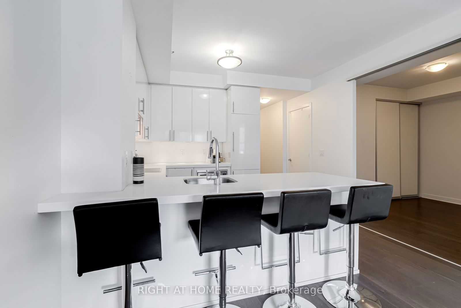 156 Portland St, unit 413 for sale - image #6