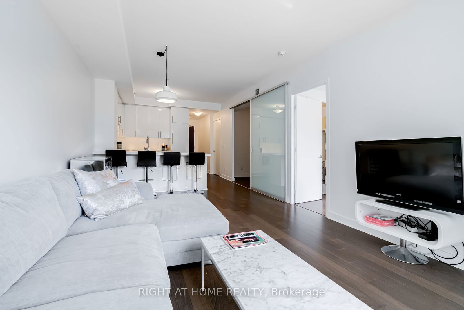 156 Portland St, unit 413 for sale - image #8