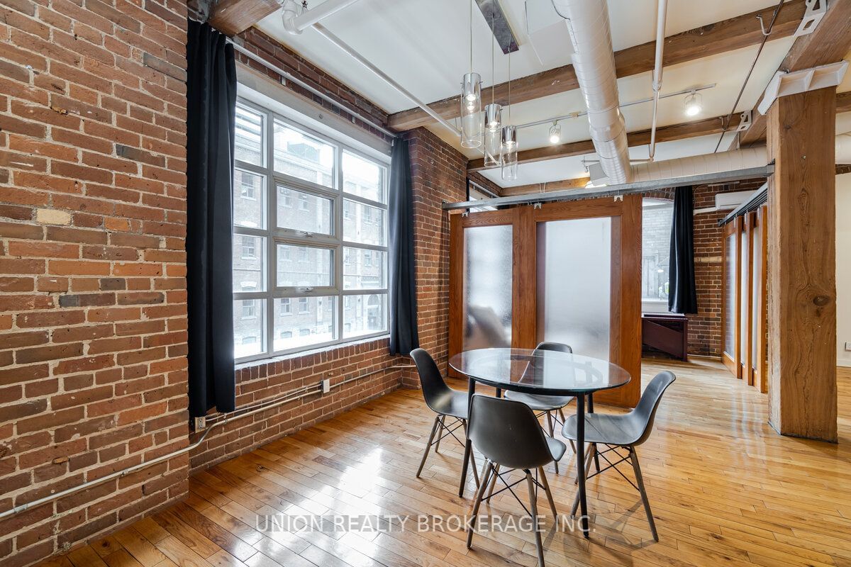 90 Sherbourne St, unit 207 for rent - image #11