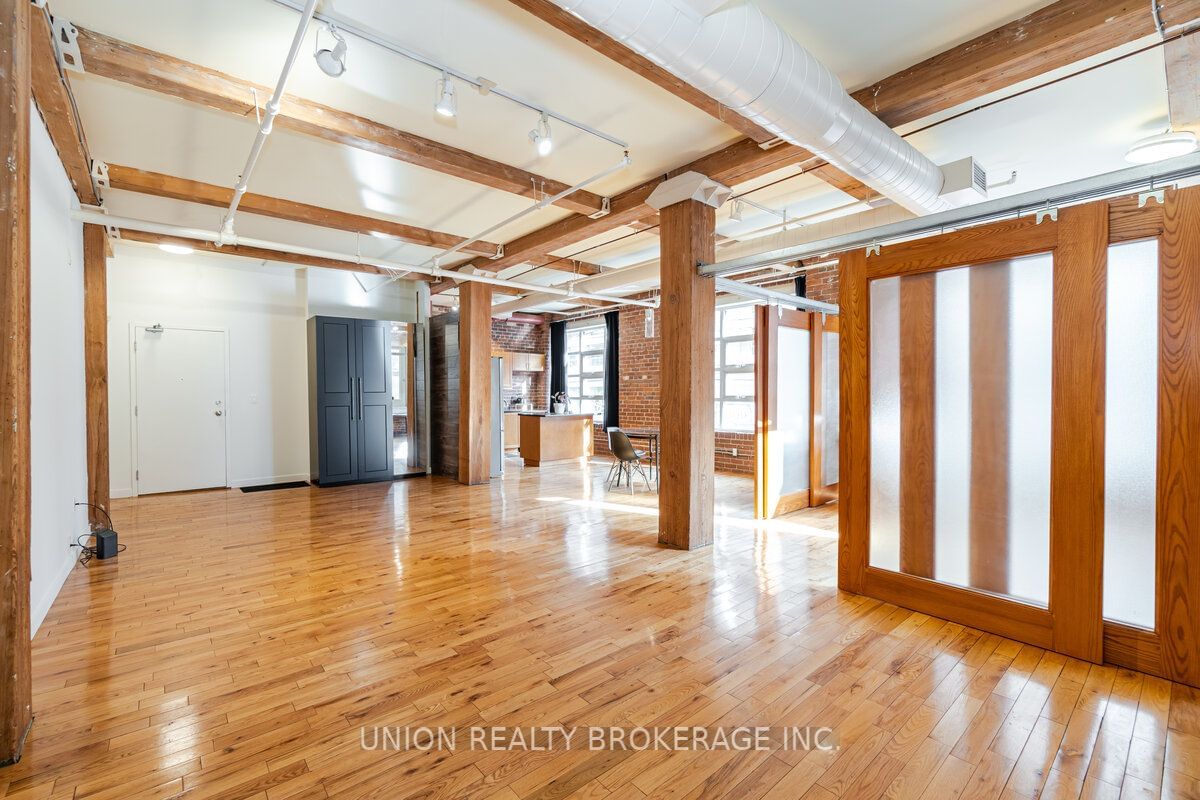 90 Sherbourne St, unit 207 for rent - image #9