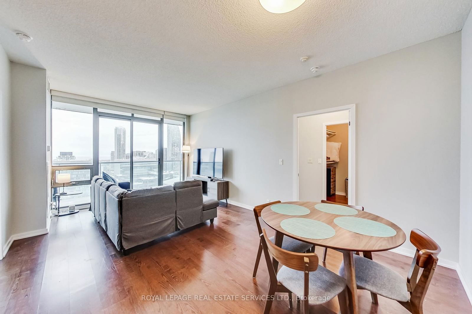 33 Lombard St, unit 2908 for rent - image #3