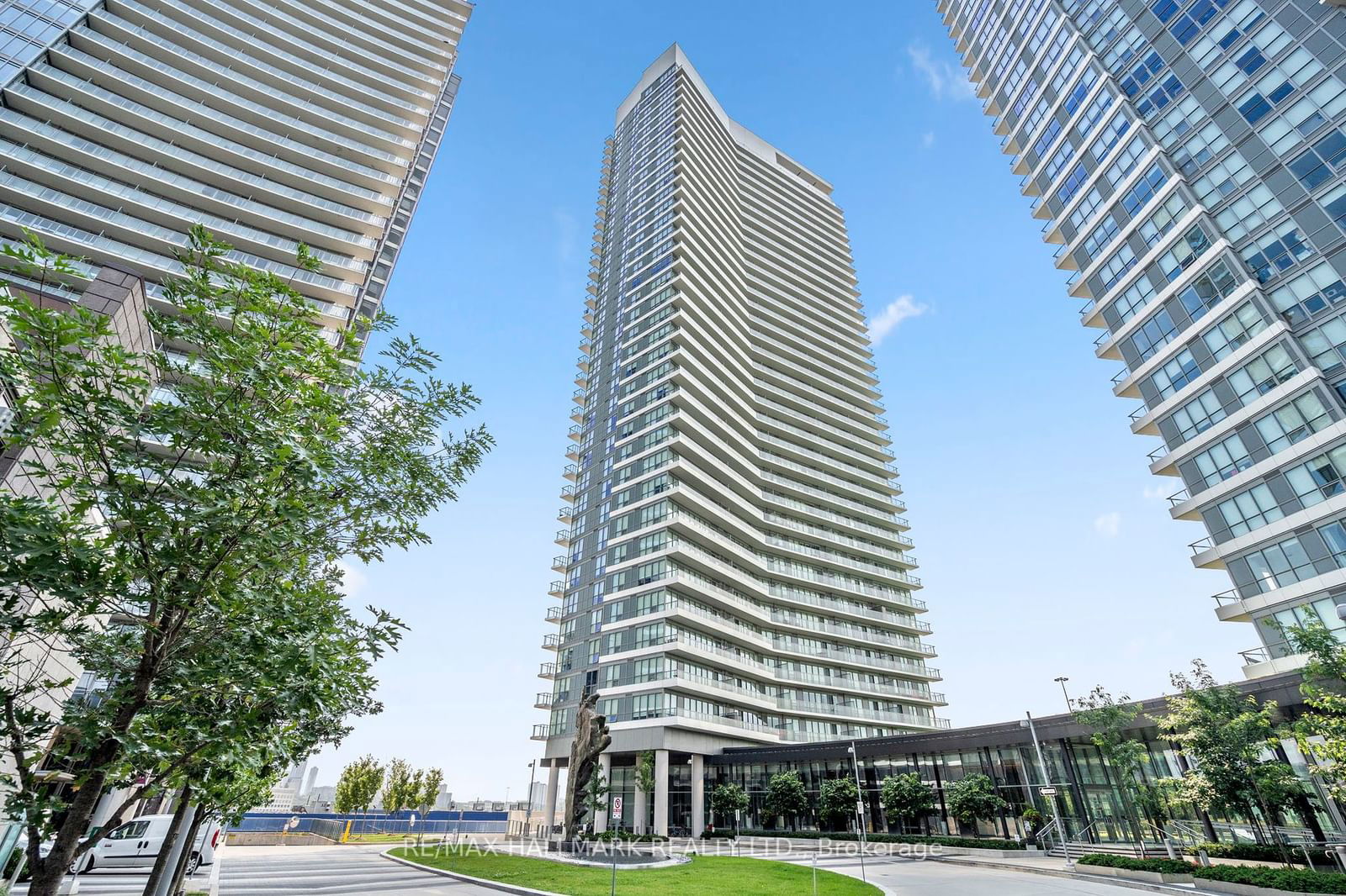 117 McMahon Dr, unit 3708 for sale - image #2