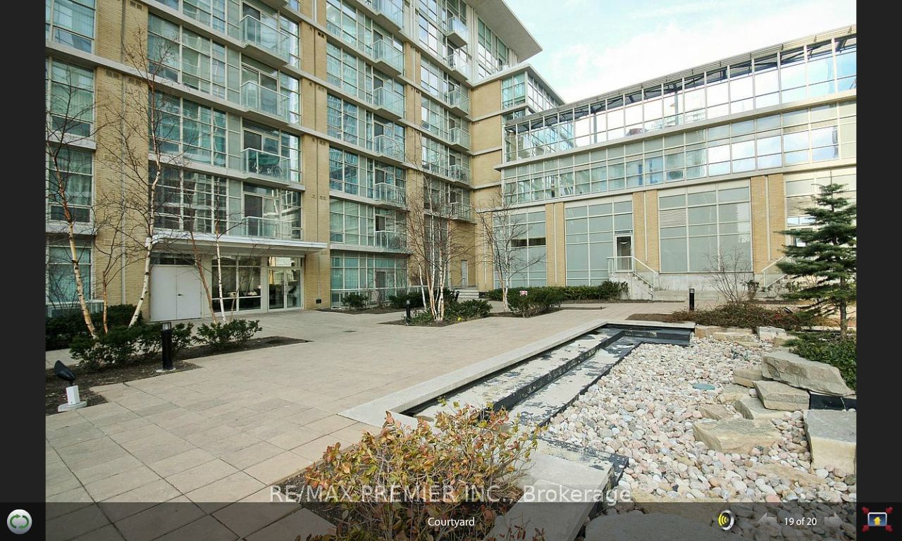 9 Spadina Ave, unit 311 for rent