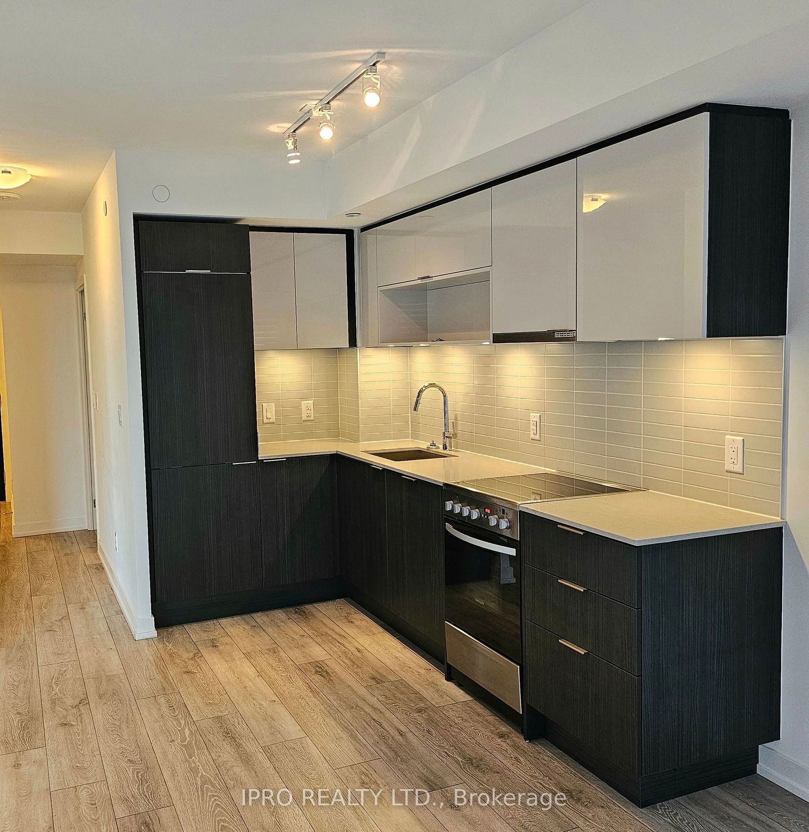 159 Wellesley St E, unit 2807 for rent