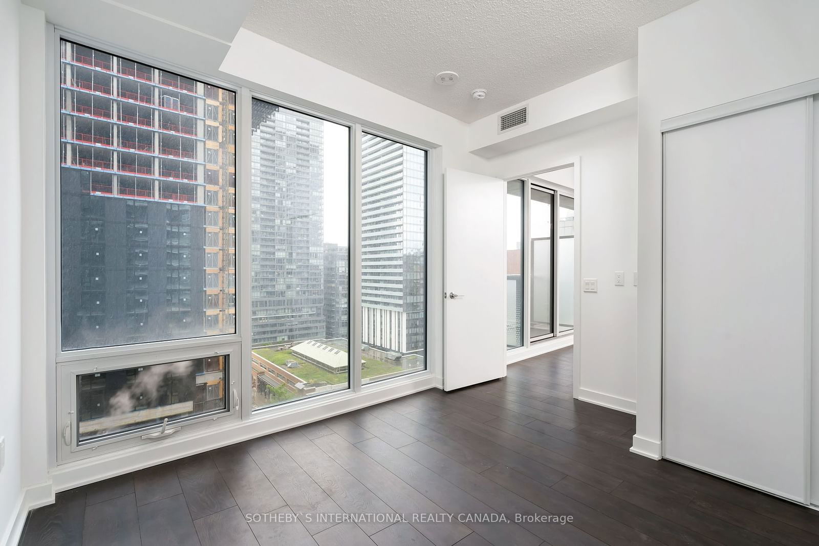 125 Blue Jays Way, unit 1503 for rent - image #11