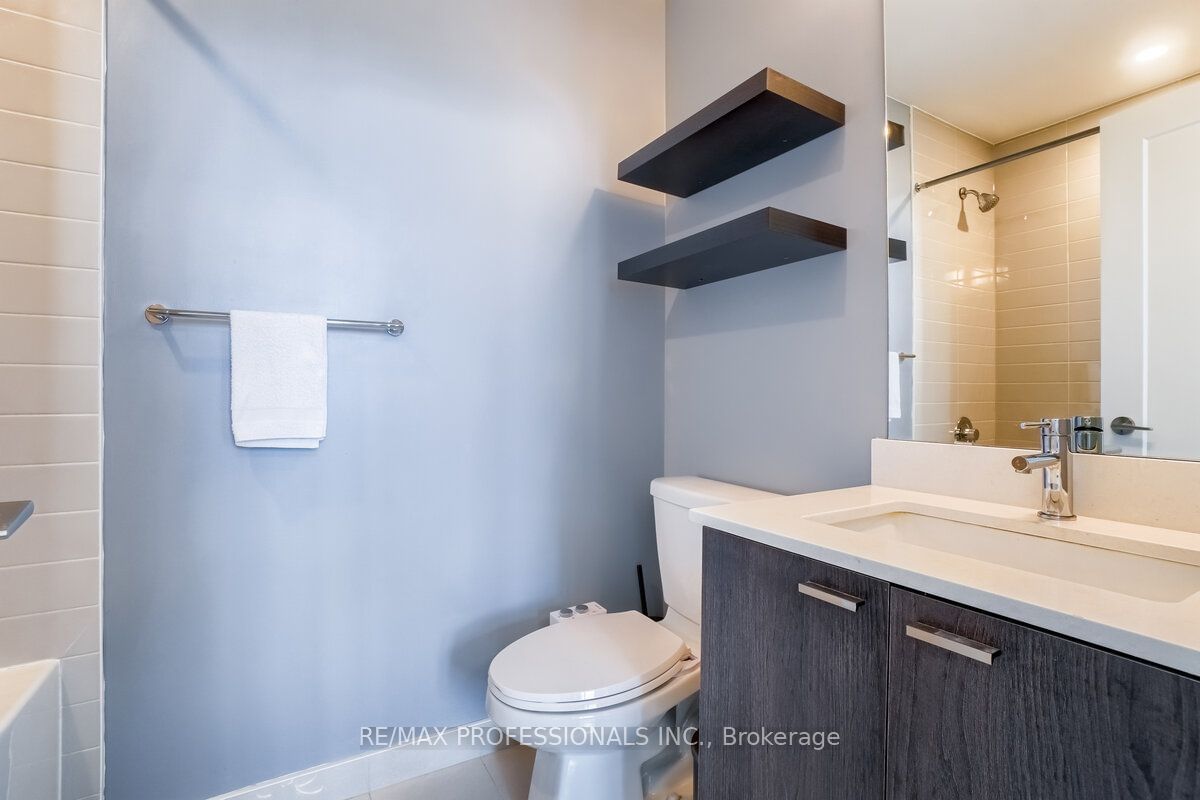 27 Bathurst St S, unit 1906 for sale - image #14