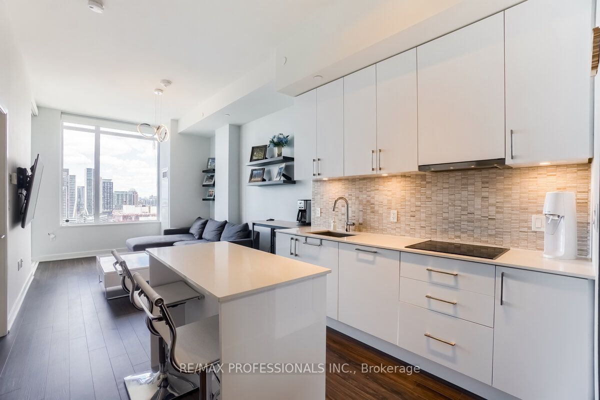 27 Bathurst St S, unit 1906 for sale - image #6