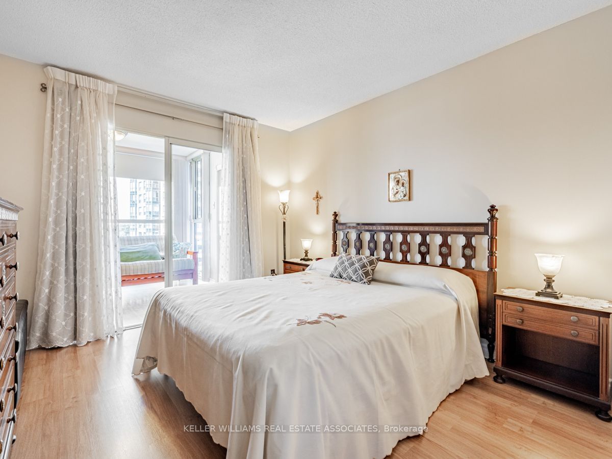 5460 Yonge St, unit 604 for sale