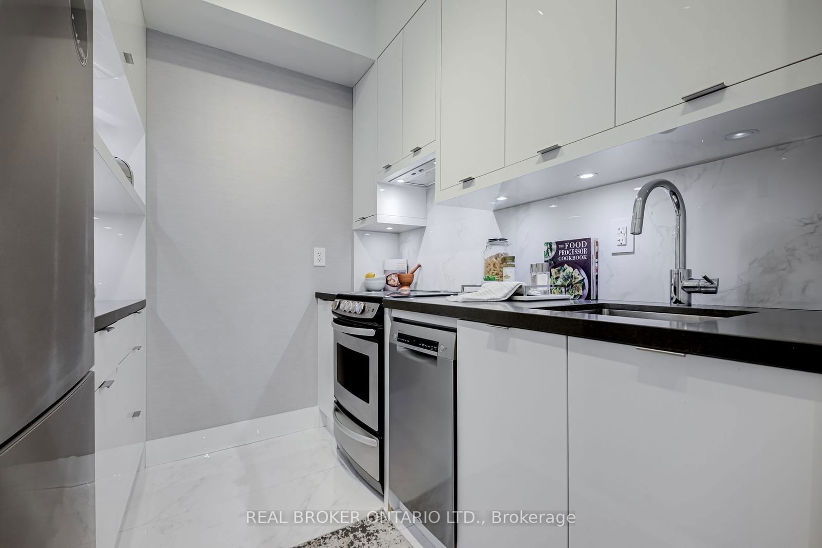 21 Scollard St, unit 104 for sale - image #18