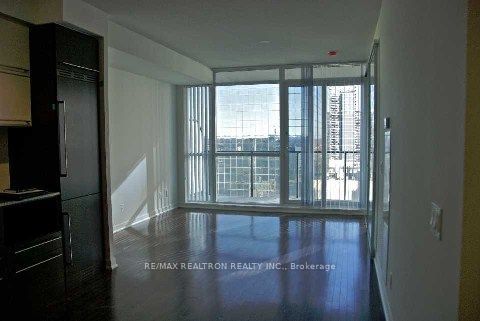 770 Bay St, unit Ph505 for rent - image #6