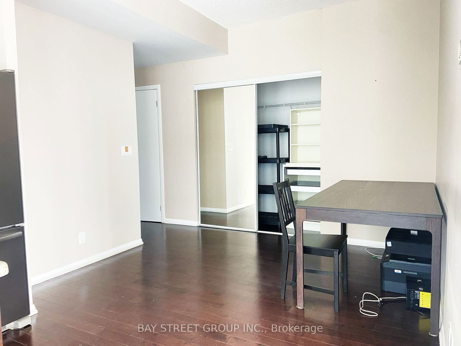 832 Bay St, unit 1410 for rent