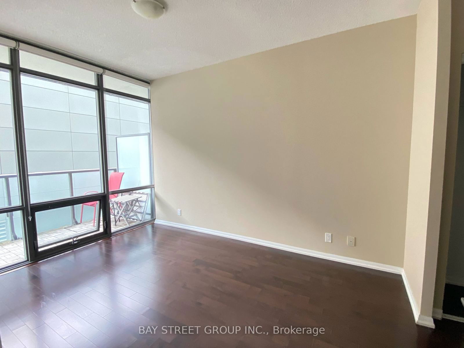 832 Bay St, unit 1410 for rent